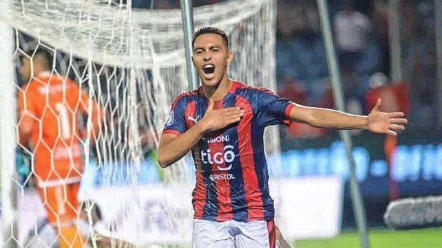 El paraguayo Cardozo Lucena presiona para salir de Cerro Porteño y llegar a Colón.