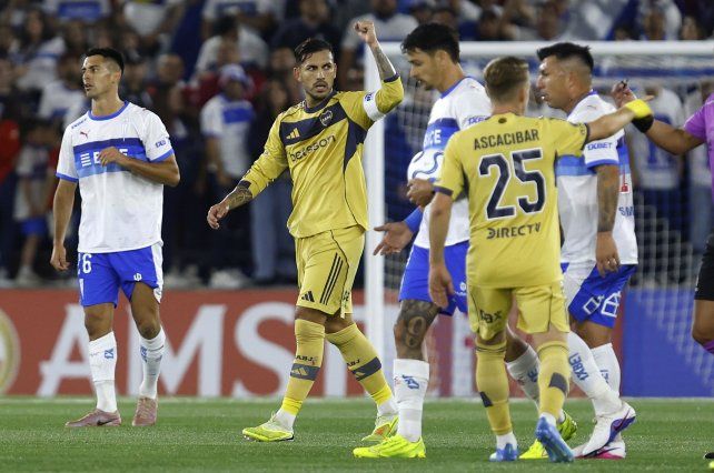 Paredes marcó el primer gol de Boca.