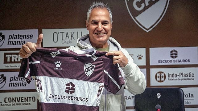 Leonardo Madelón fue presentado de manera oficial como nuevo DT de Platense.