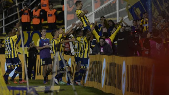 Central venció a Estudiantes y la fiesta canalla la desató el gol de Marco Ruben