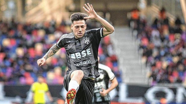 Central Córdoba venció a Defensa y Justicia 2-1.