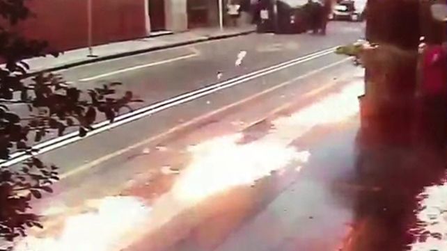 Arrojaron bombas molotov contra un edificio de Gendarmería nacional
