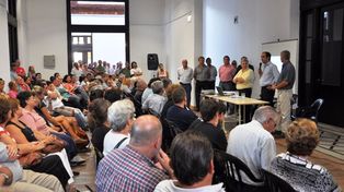 Corral presentó el proyecto de pavimentación a vecinos de San Roque y Candioti Norte