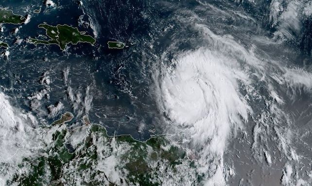 María arrasó Dominica y se dirige a Islas Vírgenes y a Puerto Rico