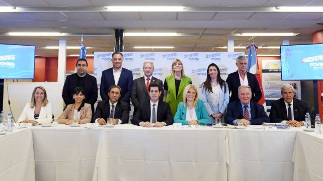 Stratta y otros 14 vicegobernadores también exigen unidad