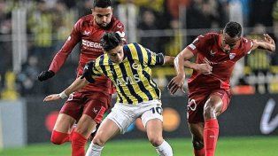 Sevilla perdió en Turquía pero por el resultado de ida se metió en los cuartos de final de la Liga de Europa.