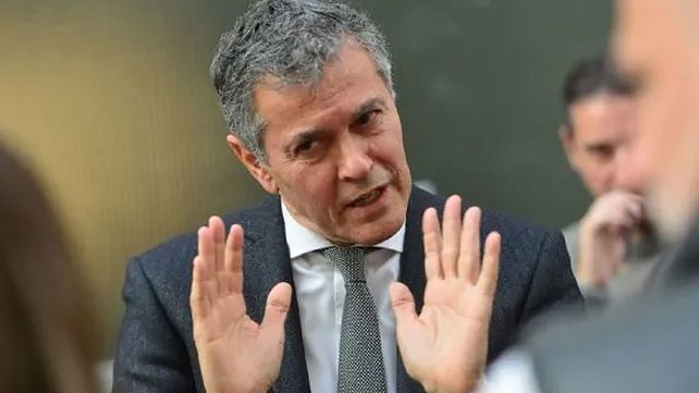 El fiscal Raúl Garzón fue repudiado por las declaraciones en el caso del femicidio de Agostina Vega. En medio del dolor solo destacó la actuación policial en el hallazgo del cuerpo&nbsp;