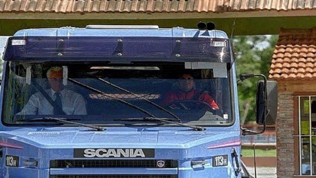 Un hincha de River Plate compró el camión que Maradona.