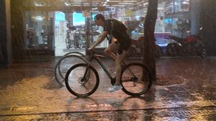 La lluvia sobre Rosario trajo alivio, pro también complicaciones.&nbsp;