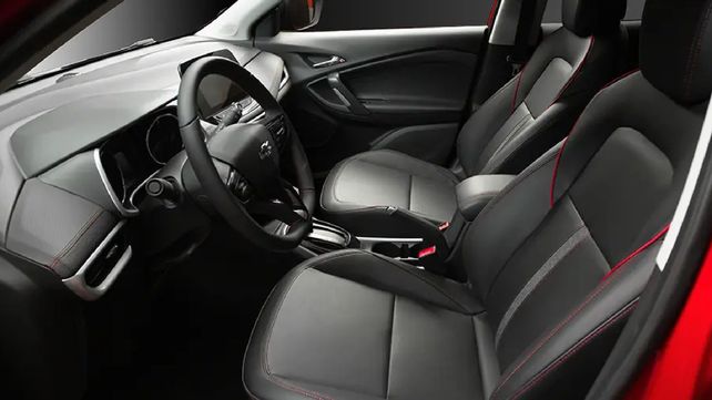 El interior de la nueva Chevrolet Tracker RS conjuga confort con calidad exclusiva.