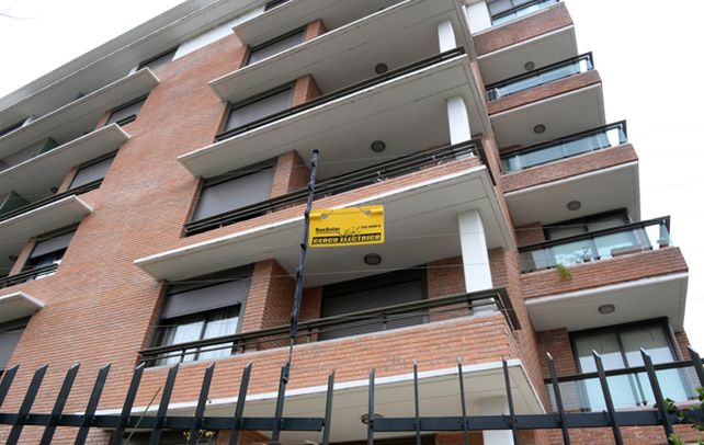descarga. El cerco electrificado instalado en Puerto Norte generó reacción por su impacto sobre las personas.