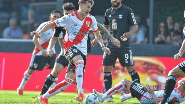 River Plate y Riestra igualan sin goles en el Guillermo Laza
