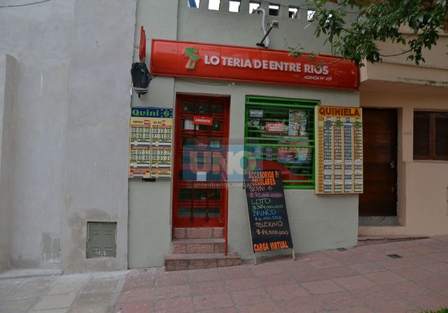 Hartos. En la agencia ya no saben qué hacer para que no les roben. (Foto UNO/Juan Manuel Hernández)
