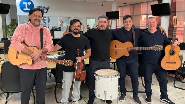 Alma en Peña visitó La Red de Paraná y habló sobre su presentación en el Club Recreativo
