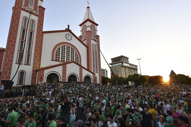 Sin consuelo. El estadio y la catedral de Chapeco