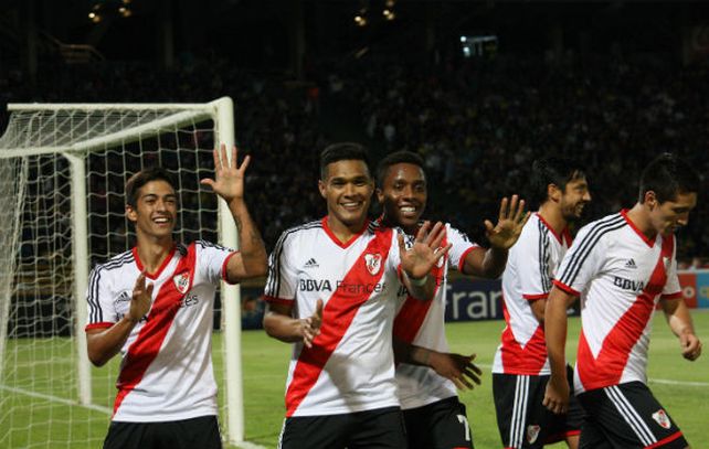 Un River cuartetero bailó a Boca y se llevó el segundo clásico del año