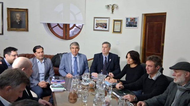 EL gobierno le presentó la oferta paritaria a los diferentes gremio