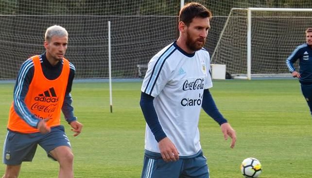 La Selección espera el debut de Sampaoli con la llegada de Messi