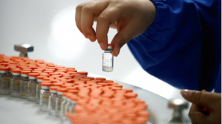 Investigan la venta de vacunas contra el coronavirus y detienen a dos personas