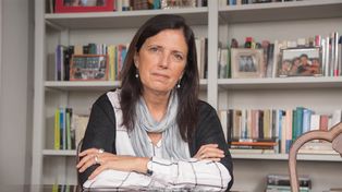 la autora argentina Claudia Piñeiro, tal más la más leída del país en la actualidad, abrirá la Feria con su discurso inaugural.
