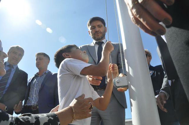 Al inaugurar un edificio escolar en San José del Rincón