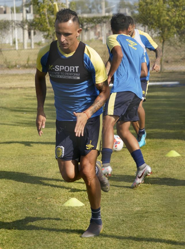 Marcelo Benítez podría meterse entre los once en el primer equipo de Somoza.