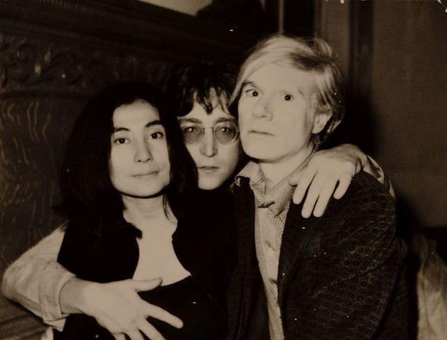 El artista tuvo una relación estrecha con John Lennon y Yoko Ono.