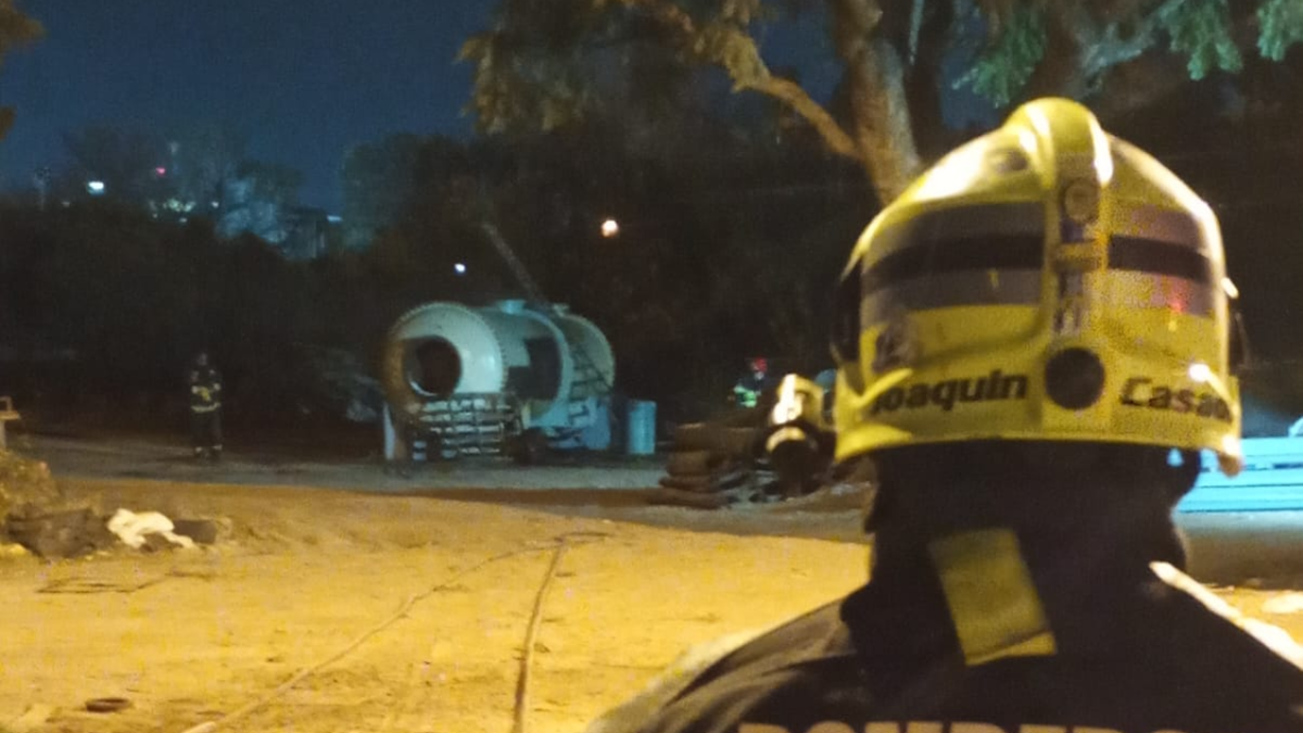 Puerto San Martín: evacuación de vecinos por fuerte olor en un taller de montajes