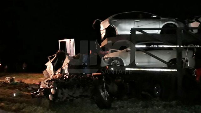 Impactante choque de camiones en la autopista a Santa Fe-Rosario