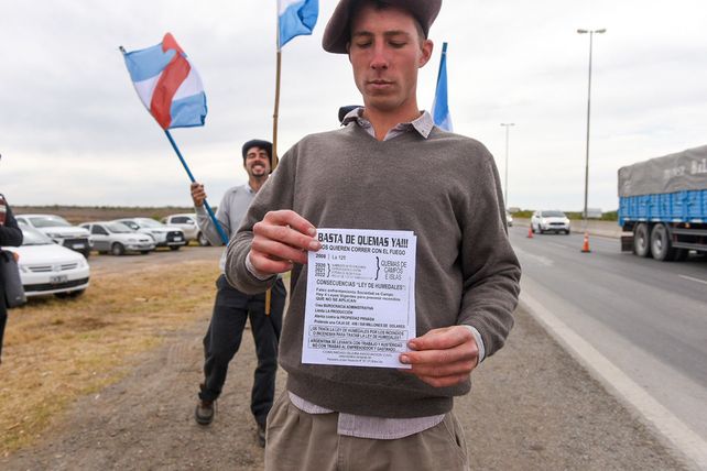 Ley de humedales: isleños y productores plantearon su oposición sobre el puente Rosario-Victoria