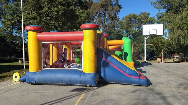 VIDEO: En barrio Güiraldes hicieron chocolatada para los chicos y buseca para las familias