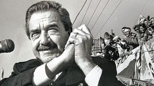El día que quisieron matar a Alfonsín: la falla en el revólver que salvó la vida del ex presidente
