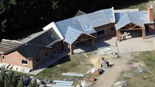 Desde la cárcel, los narcos manejan sus negocios, hay que ir sobre sus bienes