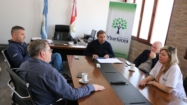 La reunión del presidente comunal de Ybarlucea junto a autoridades de la UAI y la directora del Samco local.