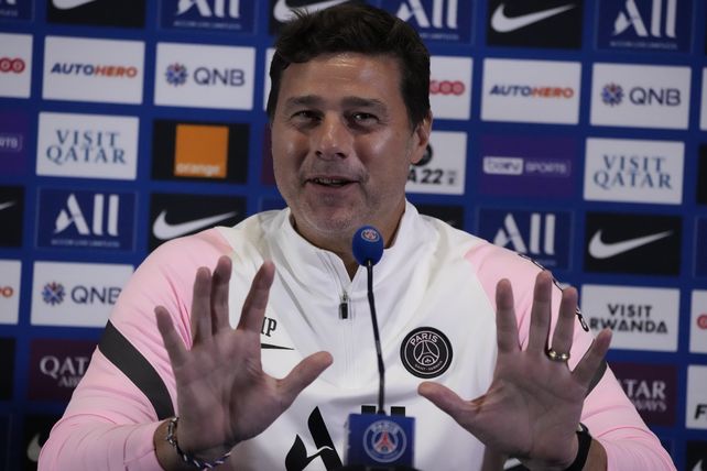 Maurico Pochettino sobre Lionel Messi:  Soy su entrenador pero a la vez soy argentino, somos de Newells