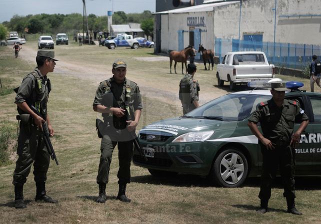 Los prófugos fueron capturados en una arrocera./ Juan M. Baialardo.