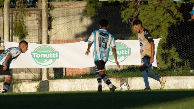 Peñarol igualó sin goles con Atlético Diamantino.