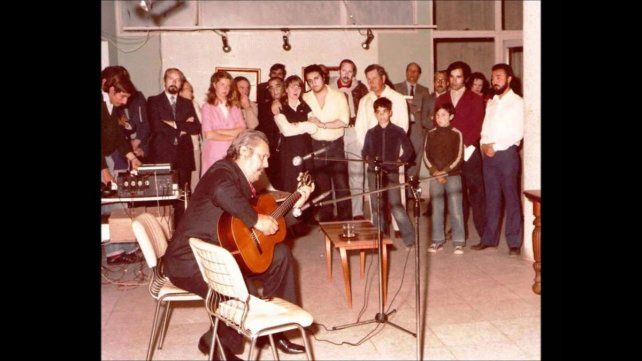 Linares cumple 100 y nuestro himno florece por naturaleza