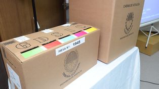 Los agentes penitenciarios en servicio podrán votar en los penales