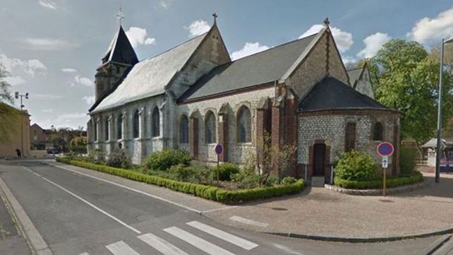 Un cura fue degollado en una toma de rehenes en una Iglesia de Normandía