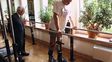 Un paralítico volvió a caminar tras someterse a un revolucionario tratamiento
