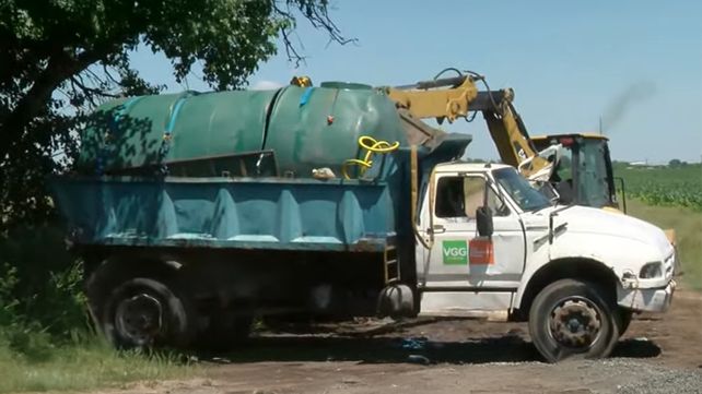 El camión transportaba agua para tanques de barrios de la zona.