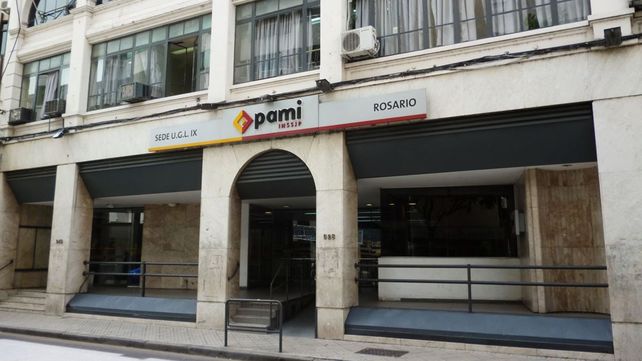 La sede del Pami en Rosario. Una médica de cabecera expuso los problemas que afrontan los profesionales ante la reducción de aranceles por consultas