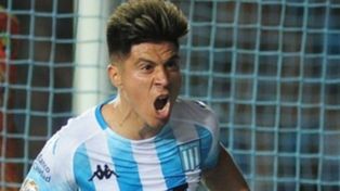 Refuerzo. Jonatan Cristaldo llega para ser el ladero de Scocco en la ofensiva.