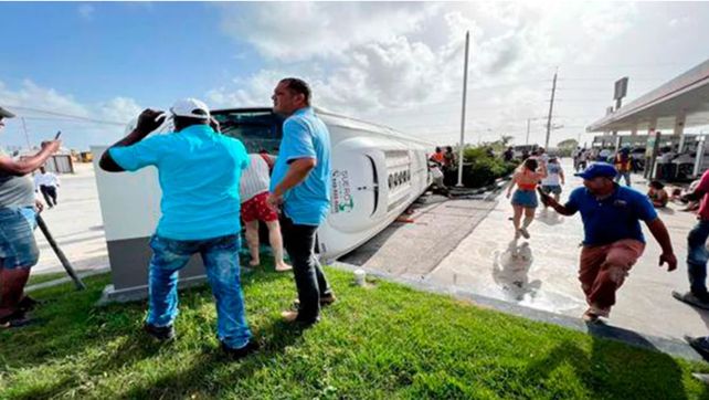 Volcó un colectivo en Punta Cana y murió una turista argentina