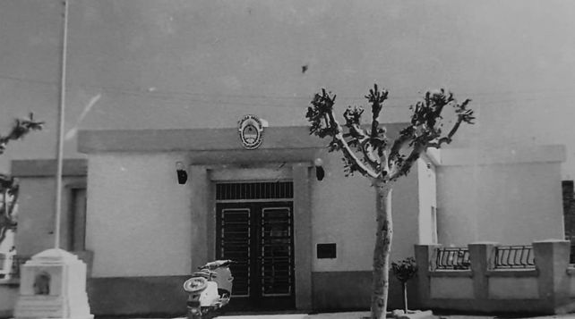 Edificio del Correo Argentino en la década del 60’. A finales de los 80’ fue&nbsp;ocupado por el Concejo Deliberante (Archivo Luis Sebastianelli).&nbsp;