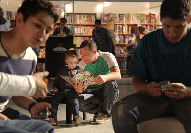 Con buena respuesta del público se despidió la Feria del Libro de Santa Fe