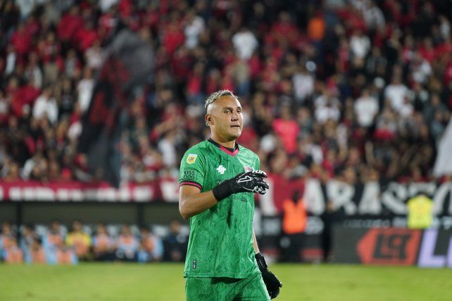 Fabbiani aseguró que “Navas atajará ante Banfield” tras la ausencia en el primer partido. Pumas de México volvió a la carga por el arquero de Newells.&nbsp;