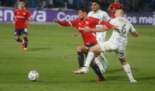 Independiente y Atlético Tucumán jugaron un partido intenso. Central espera al Rojo en el Gigante.