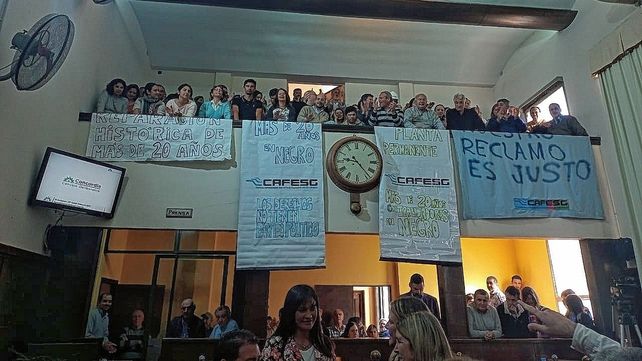 Los trabajadores llevaron su reclamo a la 23° sesión ordinaria del Concejo Deliberante.